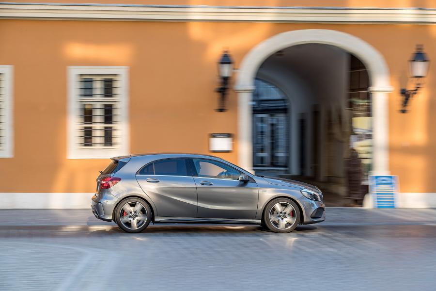  Mercedes-Benz A250 Sport 4Matic 2015 года  (WW) (фото 4 из 12)